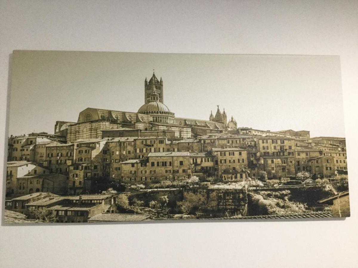 Casa Vittoria - A Pochi Passi Da Porta Romana Lägenhet Siena Exteriör bild